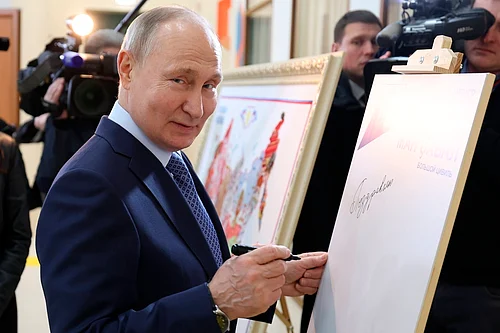 Alexander Kazakov, Sputnik, Kremlin Pool Photo via AP : The MEA added that the visit will allow the leaders to review progress in bilateral relations.