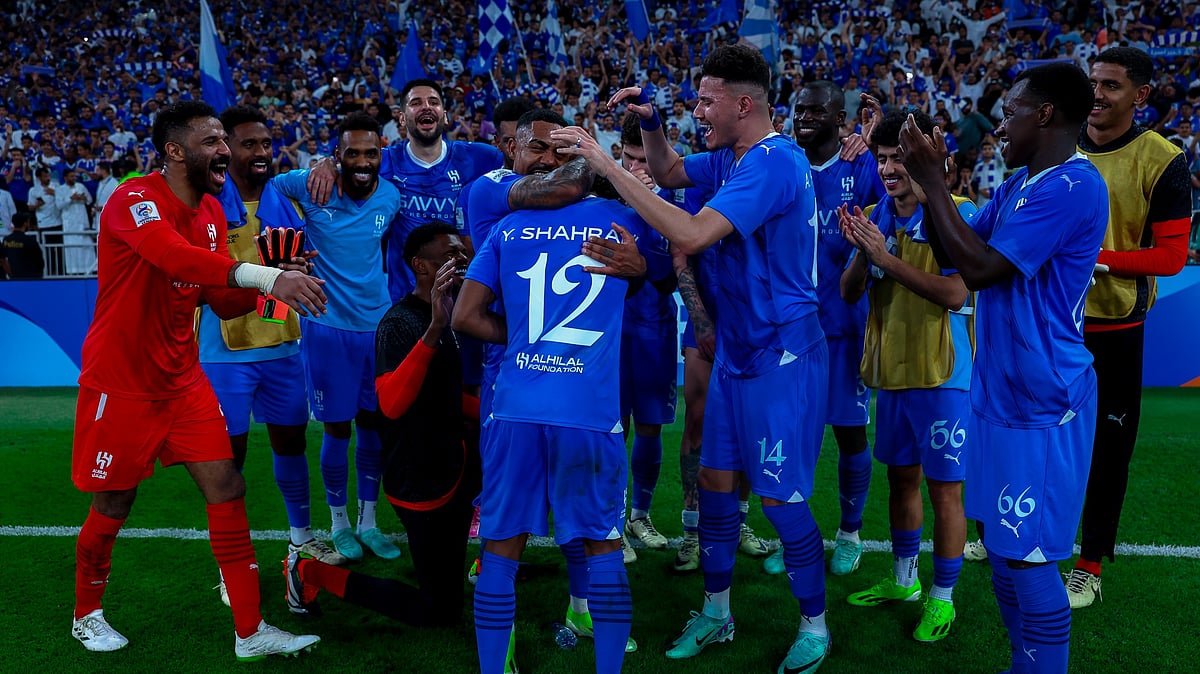 (Photo: X|Al-Hilal Saudi Club)  : Al-Hilal players celebrate a game.