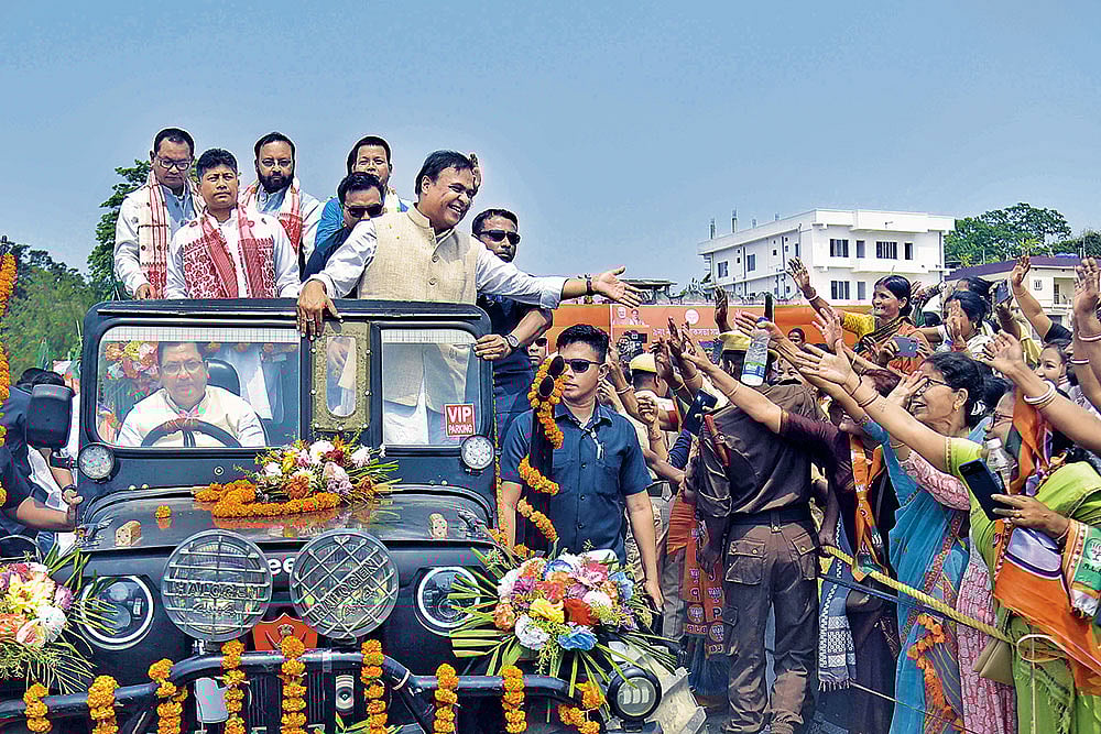 Photo; Getty Images : Wooing Voters: Himanta Biswa Sharma at a rally with Suresh Bora, the BJP’s candidate for the Nagaon Lok Sabha constituency