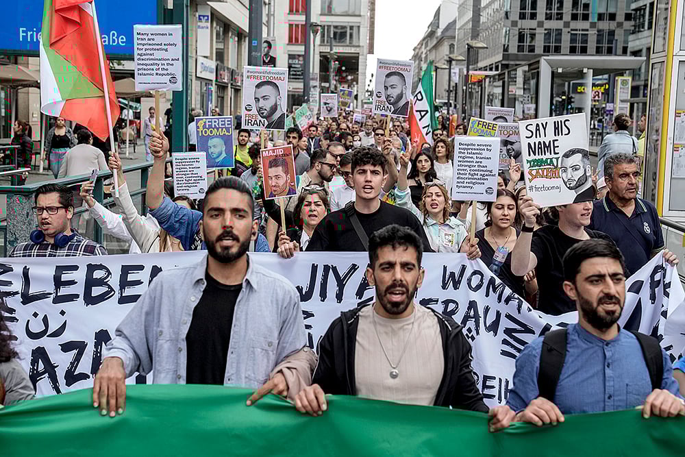  AP/Ebrahim Noroozi : Representational Picture 