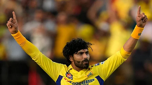 AP : Ravindra Jadeja has agreed to a pay cut to join Rajasthan Royals, reducing his IPL salary from ₹18 crore at CSK to ₹14 crore.