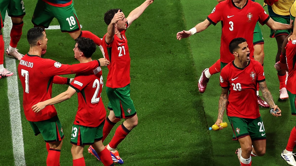 X | Portugal : Portugal National Football Team. 