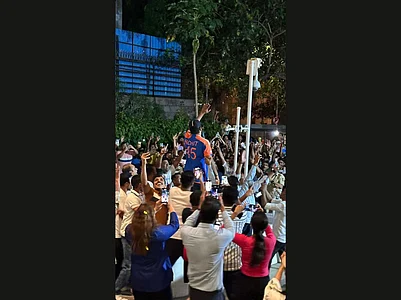 Local Resident Prince Goyal Applauds Rohit Sharmas Heartfelt Fan Interaction After World Cup Win