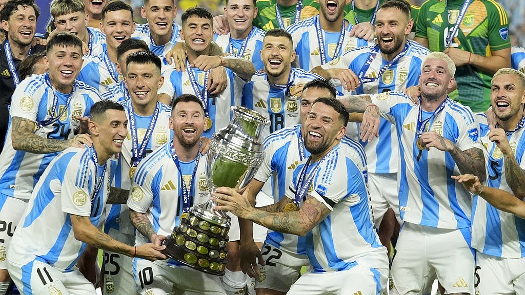 File : The Lionel Messi-led Argentina retained the Copa America trophy, defeating Colombia 1-0 in the final at Hard Rock Stadium.
