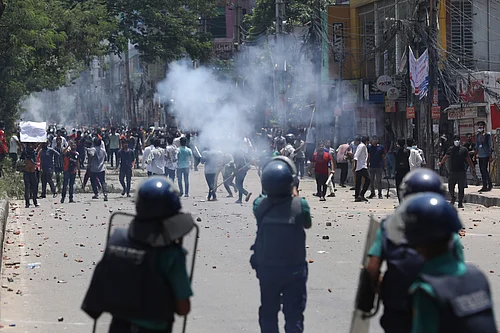 AP : Unrest In Bangladesh Evokes Safety Concerns Among Kashmiri Students