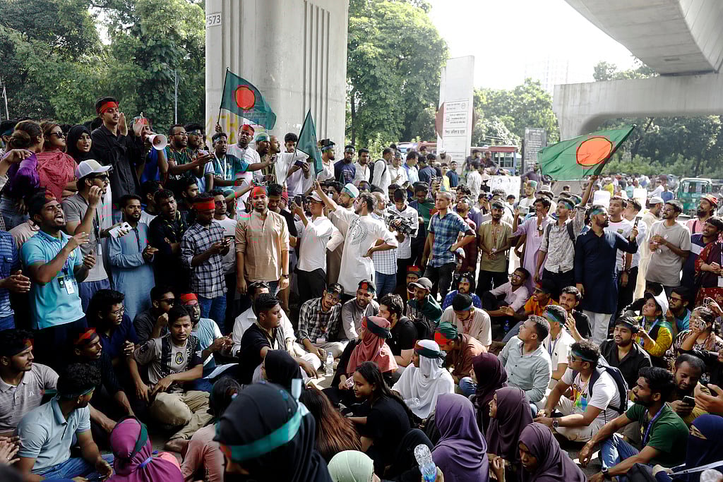 | Photo: AP : Protests in Bangladesh
