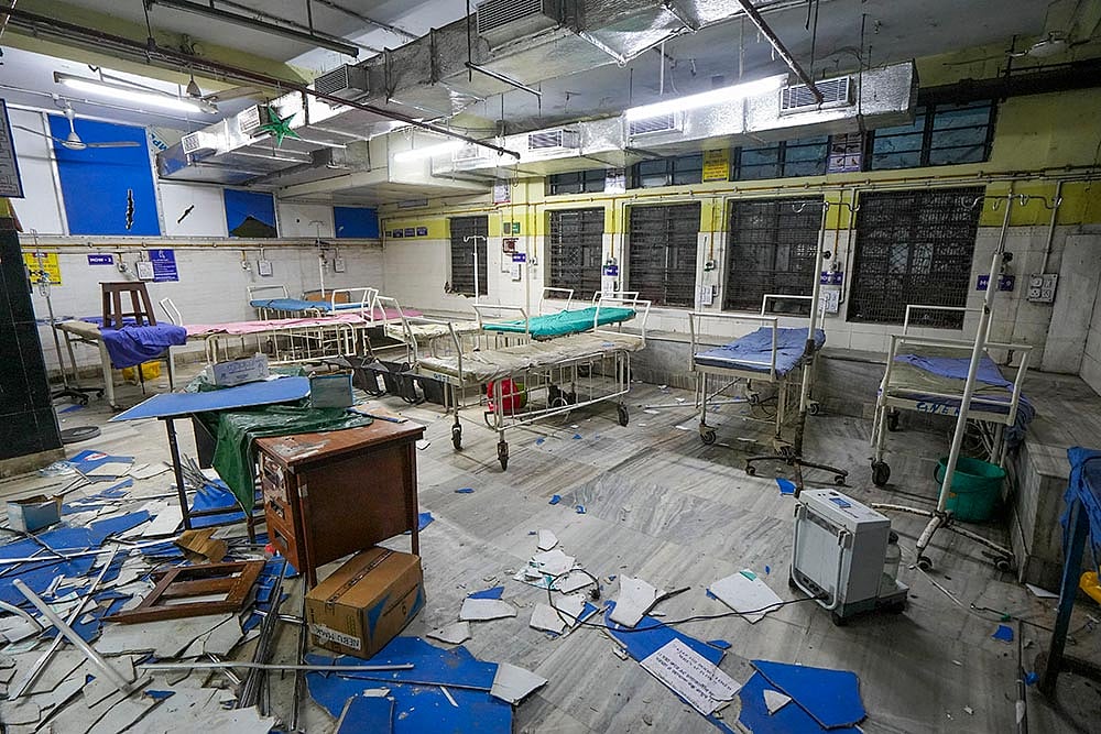 Photo: PTI/Swapan Mahapatra : Vandalism at RG Kar Hospital