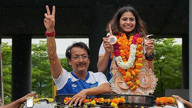 Photo: PTI/Atul Yadav : Manu Bhaker Receives Grand Welcome
