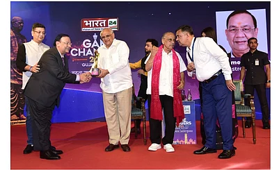 Mr. Ramesh Khaitan receiving the award at the hands of the Honorable Chief Minister of Gujarat, Shri Bhupendrabhai Patel at the “Gamechangers 2024 Award” function at Radisson, GIFT City, Gujarat on 20thSeptember 2024