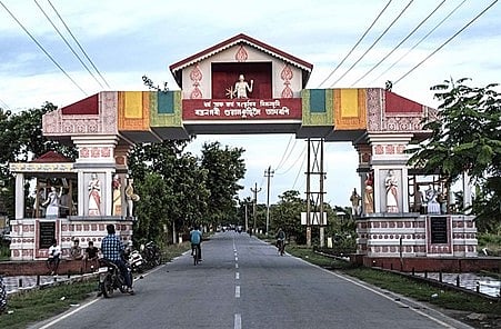 Assams Sualkuchi Wins Best Tourism Village Award For Craftsmanship