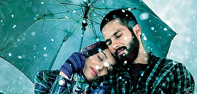 A Paean to Duality: Screengrabs
from Haider