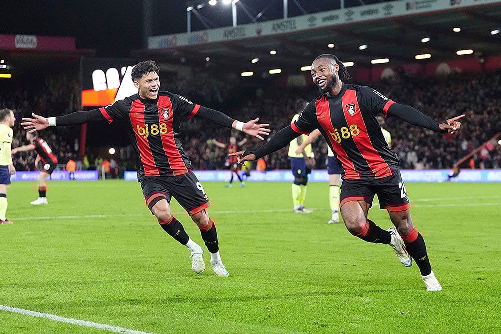 | Photo: Adam Davy/PA via AP : EPL 2024-25, Bournemouth vs Southampton: Bournemouths Antoine Semenyo, right, celebrates scoring their sides third goal