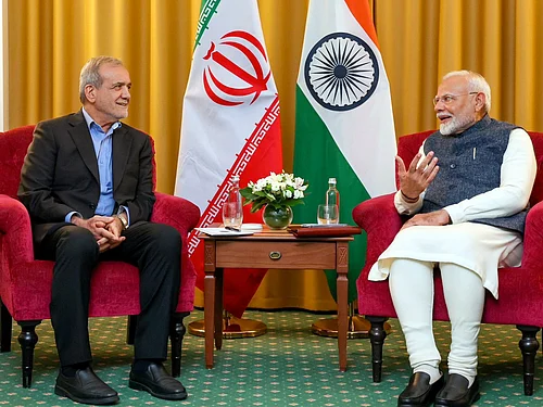 PTI : PM Modi meets Iranian President Masoud Pezeshkian in Kazan, Russia on the sidelines of the BRICS Summit |