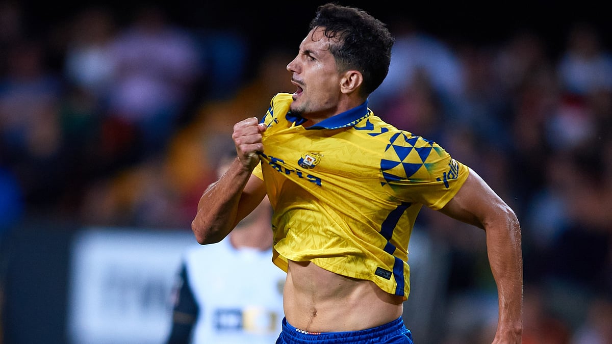 File : Las Palmas can possibly get out of the relegation zone with a win against Atletico Madrid.