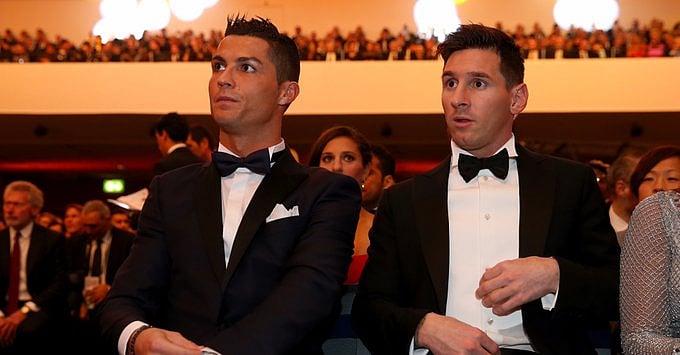 | Photo: X/FIFAcom : Cristiano Ronaldo and Lionel Messi during the FIFA Ballon d'Or ceremony.