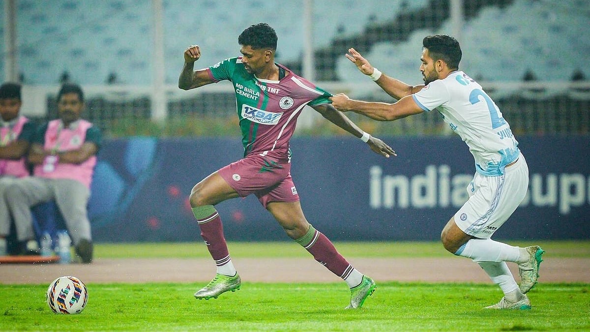 X/ @mohunbagansg : Mohun Bagan's Liston Colaco with the ball