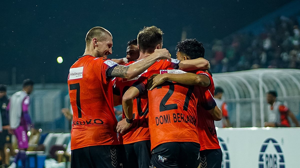 X/InterKashi : Inter Kashi players celebrating.