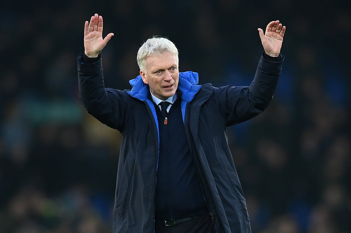 David Moyes salutes the Everton fans after their 3-2 win over Tottenham.