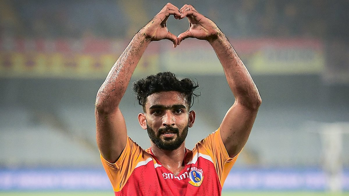 X | East Bengal  : Vishnu Puthiya celebrates his goal in the East Bengal 2-1 Kerala Blasters, ISL 2024-25 match on Friday January 24. 