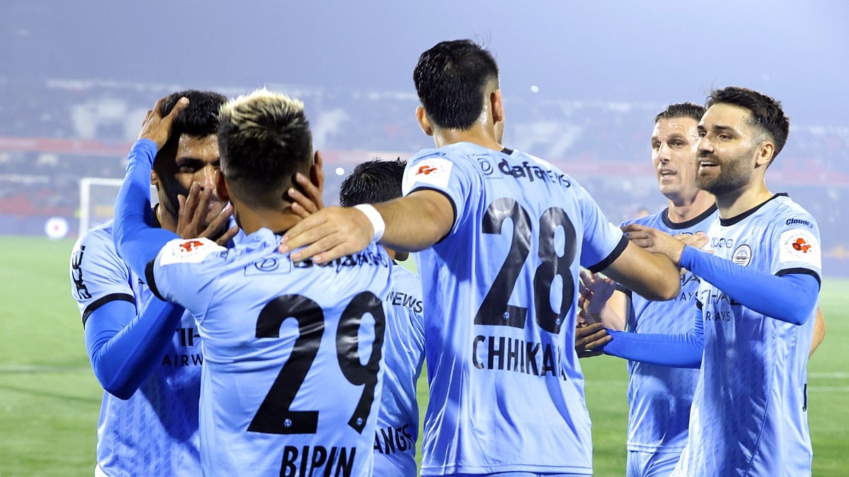 ISL | FDSL  : Mumbai City FC players celebrate a win.