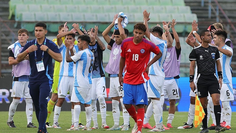 | Photo: AP/Jesus Vargas : Chile Argentina Soccer South American U20