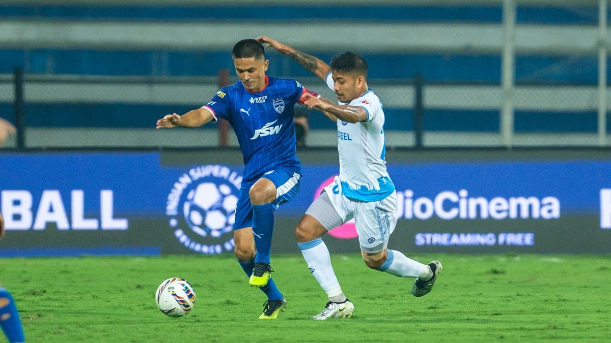 ISL : Sunil Chhetri in action for BFC