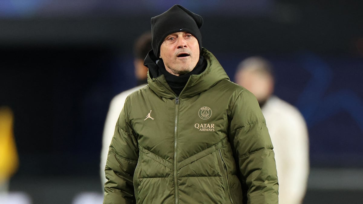 PSG boss Luis Enrique in training
