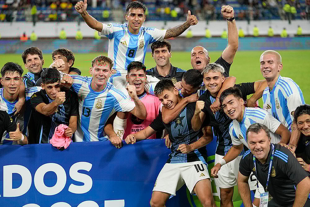 | Photo: AP/Matias Delacroix : CONMEBOL U20 Championship: Argentinian players celebrate their victory over Colombia