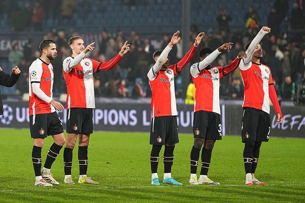 | Photo: AP/Peter Dejong : Champions League playoff first leg: Feyenoord's players salute fans 