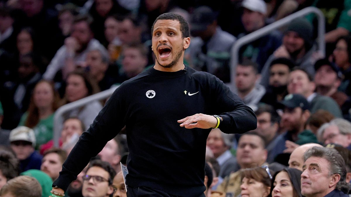 Joe Mazzulla looks up to Pep Guardiola