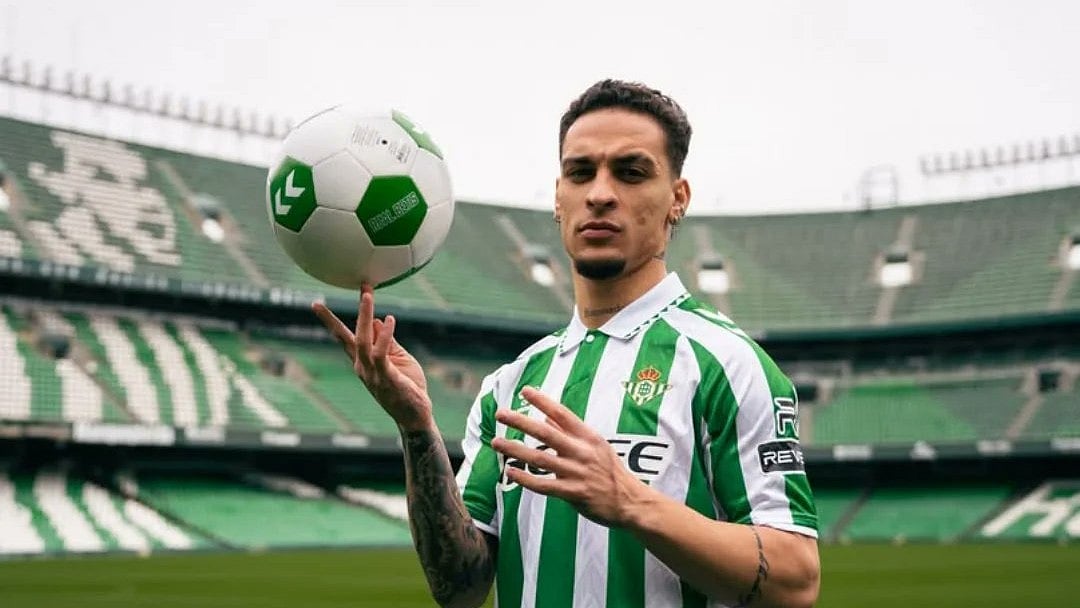Photo: X | Football Tweet : Real Betis player Anthony in the La Liga 2024-25.