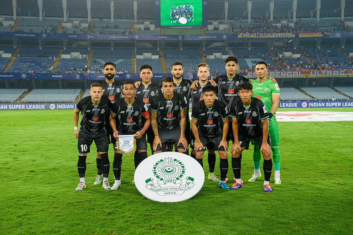 ISL | FDSL  : Mohammedan Sporting players before the start of the game.