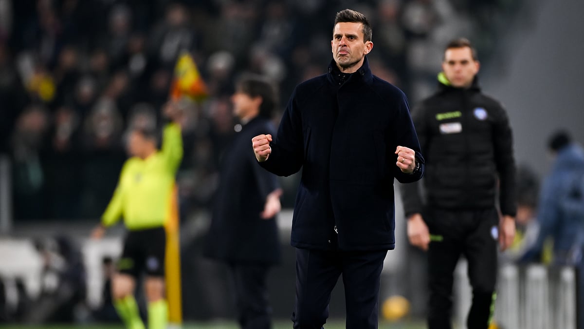 Thiago Motta celebrates Juventus' win over Inter