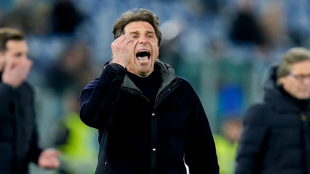 Napoli coach Antonio Conte