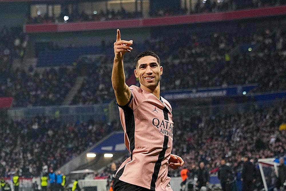 | Photo: AP/Laurent Cipriani : French League One: Lyon vs Paris Saint-Germain