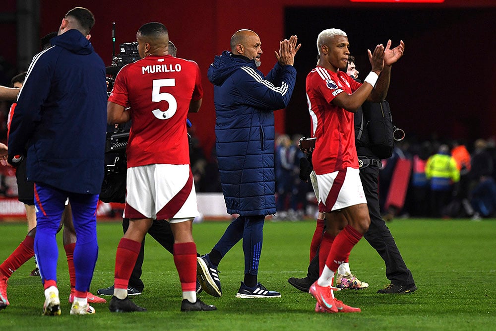 | Photo: AP/Rui Viera : EPL 2024-25: Nottingham Forest's head coach Nuno Espirito Santo, center, applauds after the end of the match