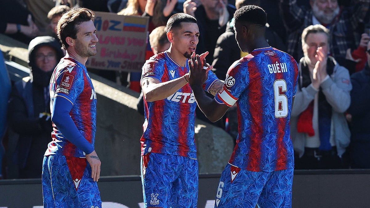 Crystal Palace celebrate Munoz's goal