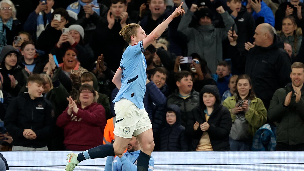 Kevin De Bruyne celebrates his goal against Plymouth Argyle