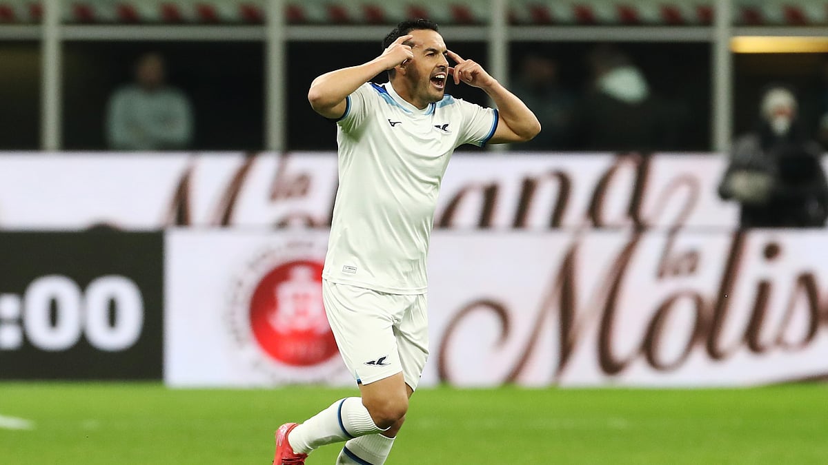 Pedro celebrates his penalty against AC Milan