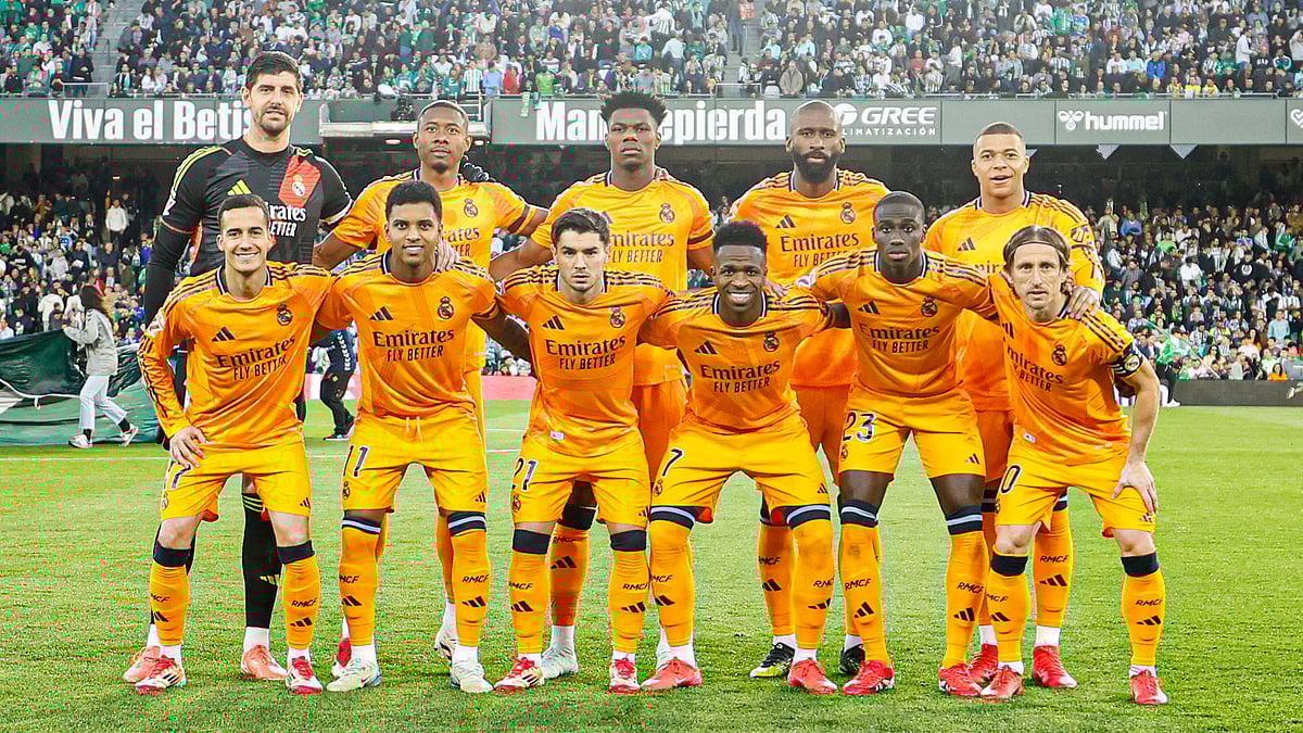 X/RealMadriden : Real Madrid players ahead of a match.