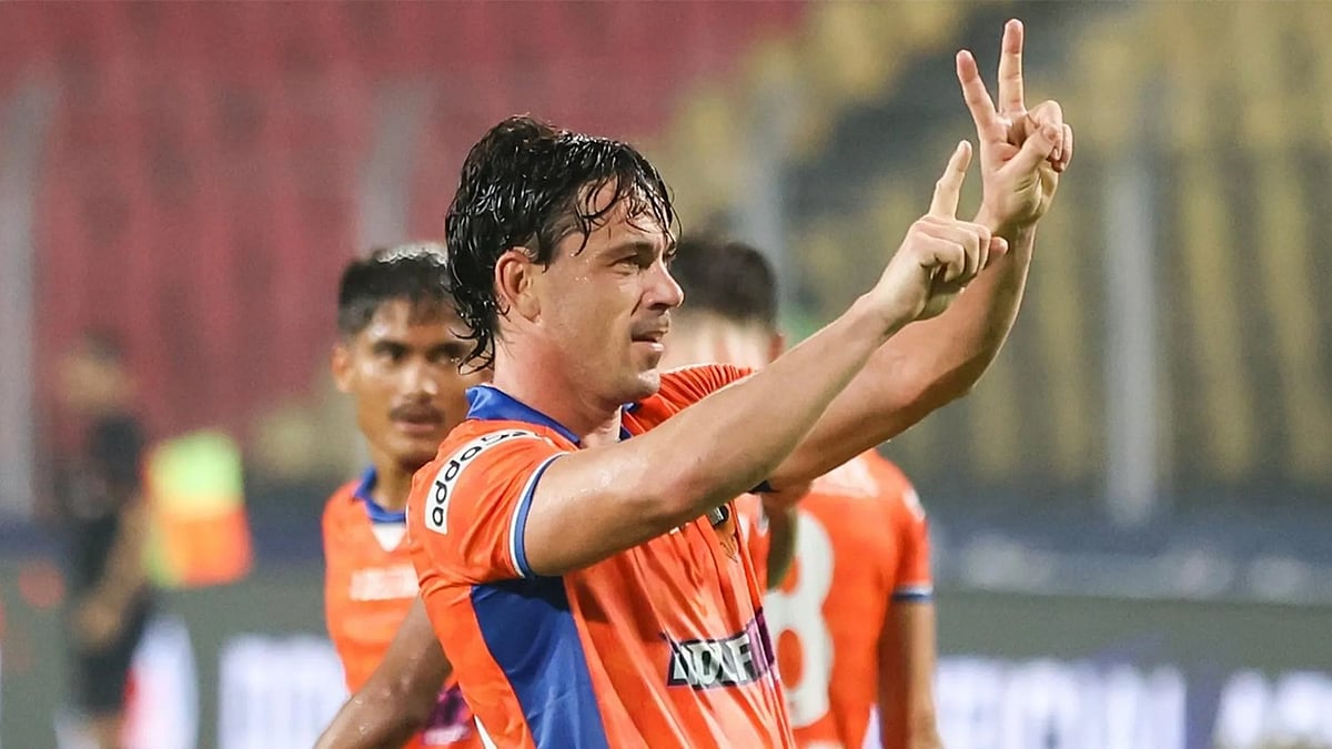 Indian Super League : Iker Guarrotxena celebrates his goal for FC Goa.