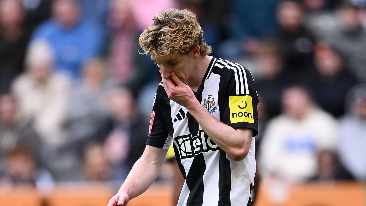 Anthony Gordon will miss the EFL Cup final