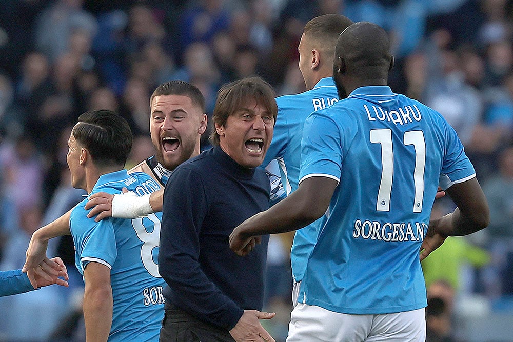 | Photo: Alessandro Garofalo/LaPresse via AP : Serie A, Napoli and Fiorentina: Napoli's head coach Antonio Conte celebrates a goal