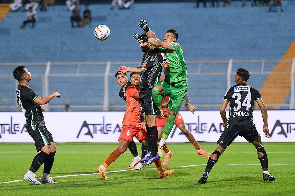 | Photo: FSDL/ISL : ISL 2024-25, MSC vs PFC: Mohammedan Sporting goalkeeper Padam Chettri clears a ball