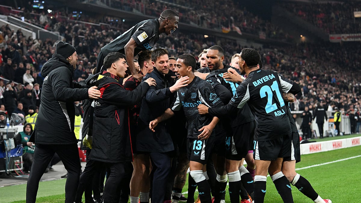 Bayer Leverkusen celebrate their winning goal against Stuttgart