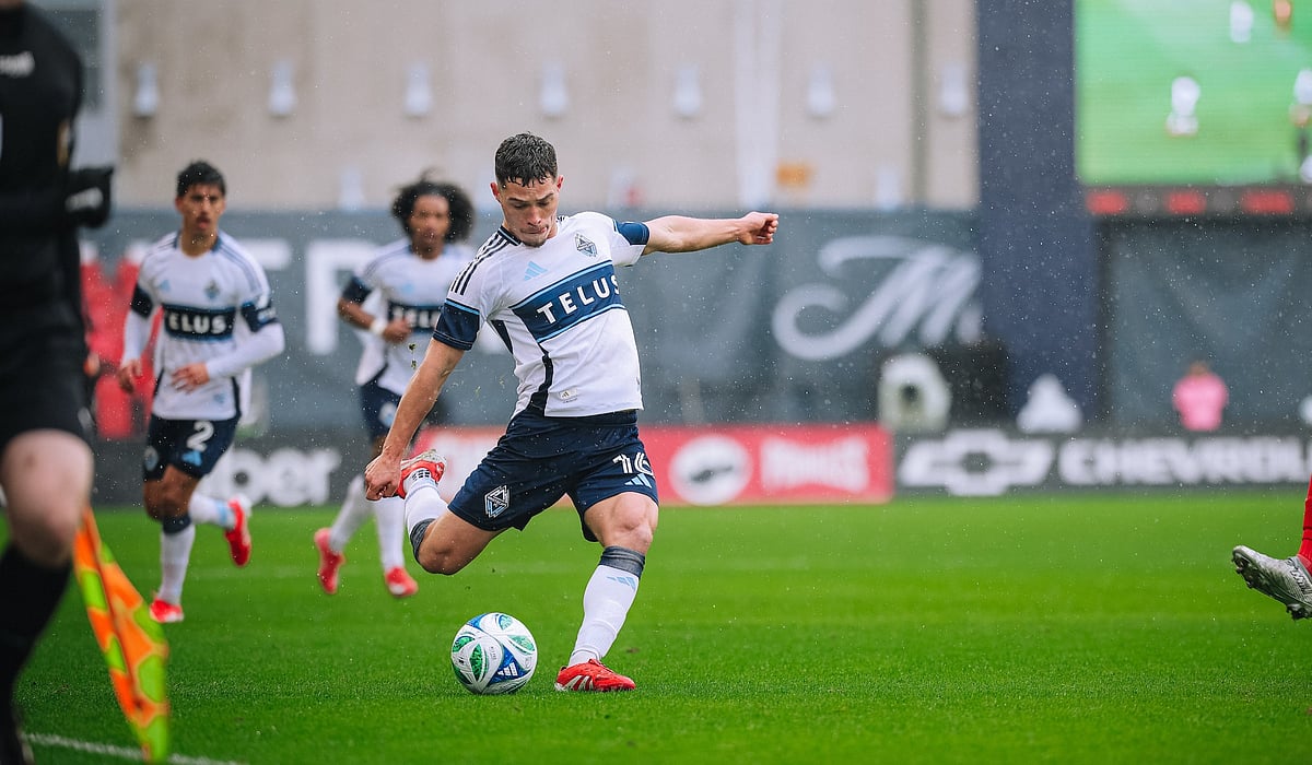 Photo: X | Vancouver Whitecaps FC : Vancouver Whitecaps FC players during a football match.