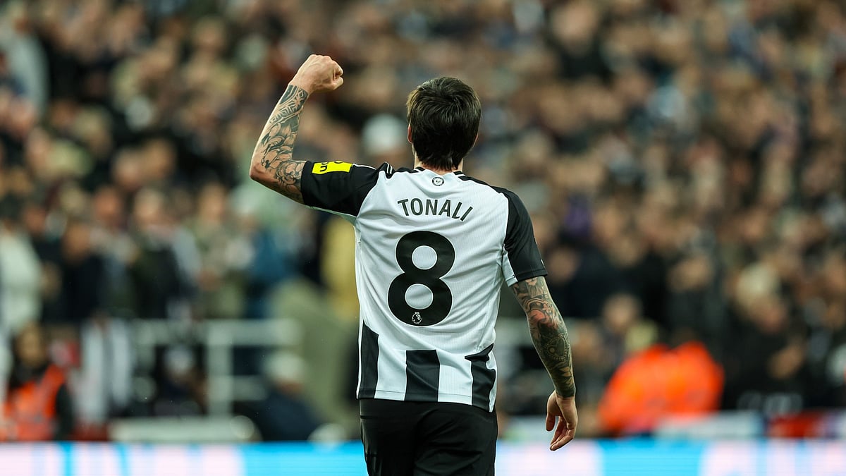 Sandro Tonali celebrates his winner in Newcastle 2-1 Brentford, Premier League game. 
