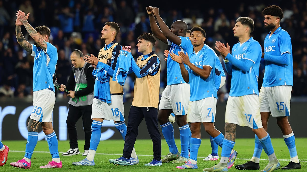 Napoli celebrate their 2-1 win over AC Milan