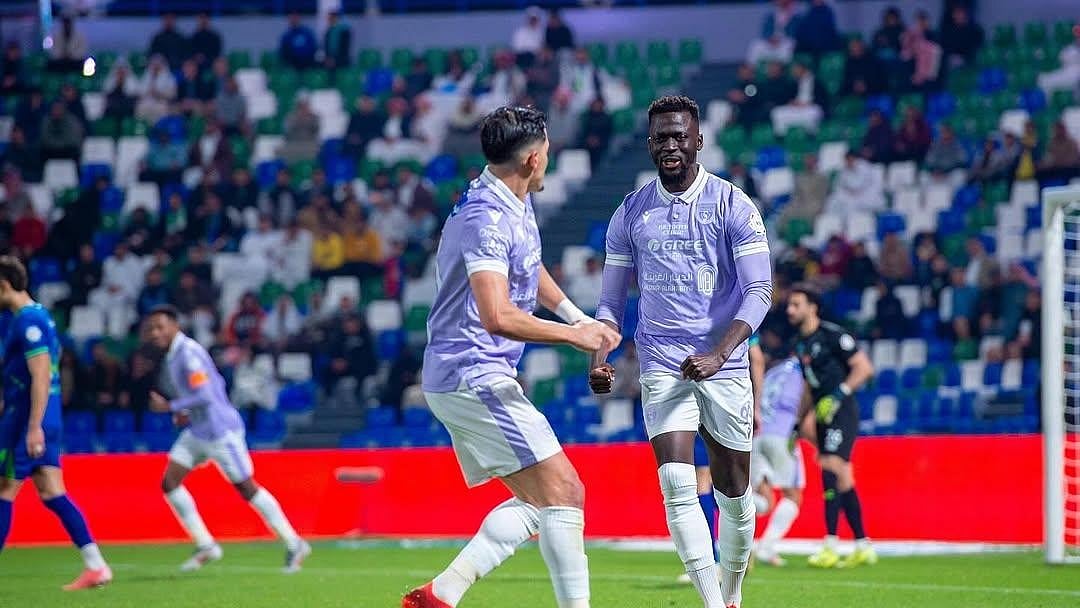 Photo: X | InfoSkorBola.Official : Al-Taawoun players during a football match.