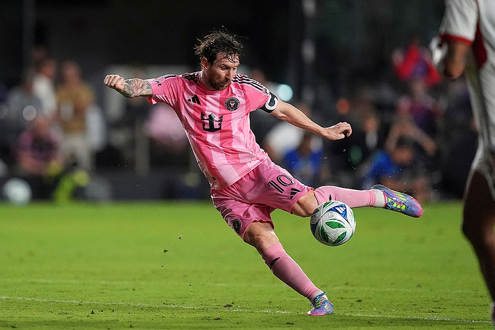 Photo: AP/Rebecca Blackwell : MLS Inter Miami Toronto Soccer: Toronto FC vs Inter Miami